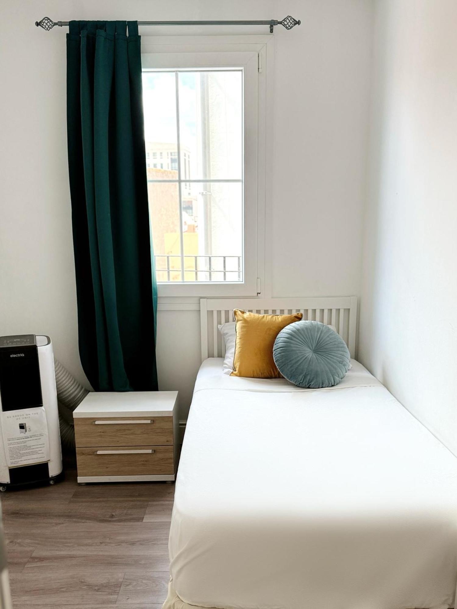 Modern City Centre Two Bedroom Windsor Apartment - Grand Central House Gibraltár Kültér fotó